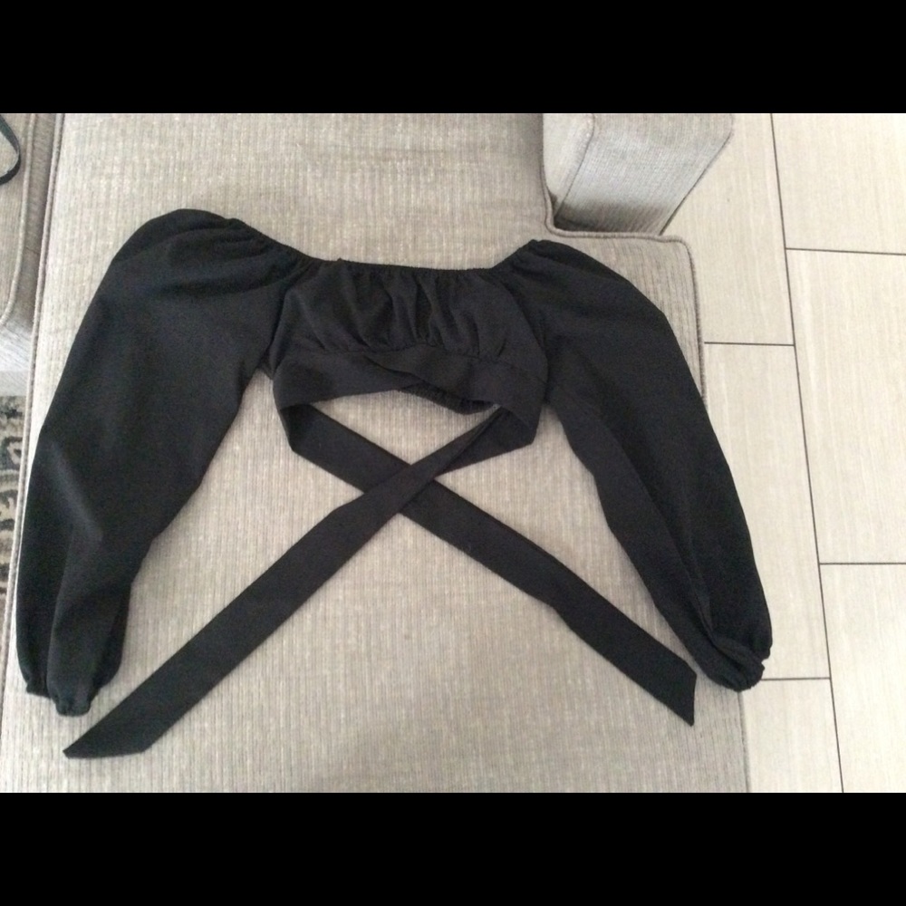 Puffy Sleeve Black Crop Top Shein